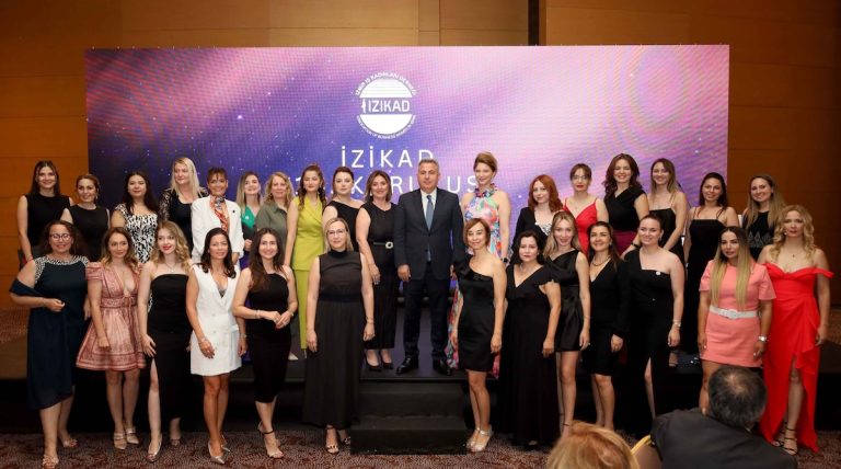 İZİKAD 16. yaşını kutladı