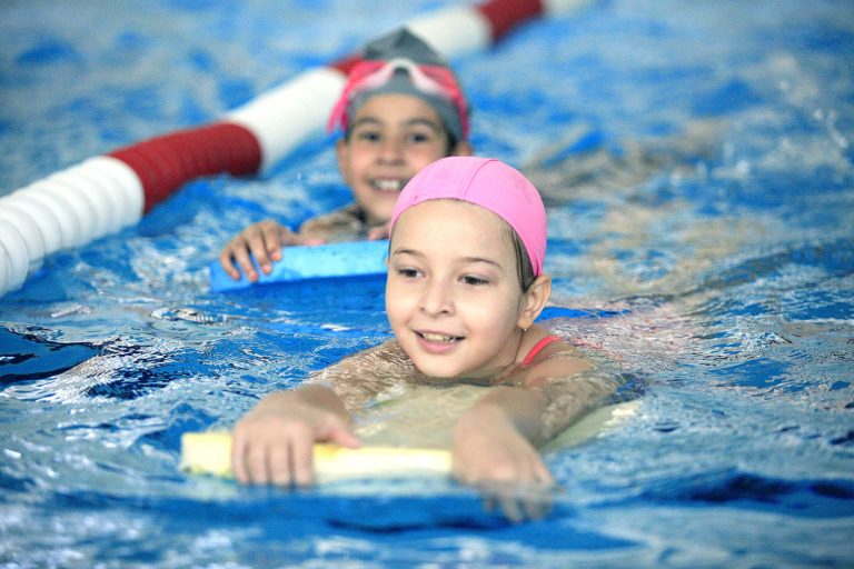 Bornova’da yaz spor okulu kayıtları başlıyor