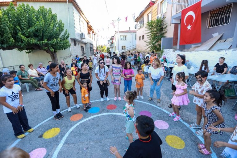 Karşıyaka’da ‘Sokak Senin’ coşkusu başladı