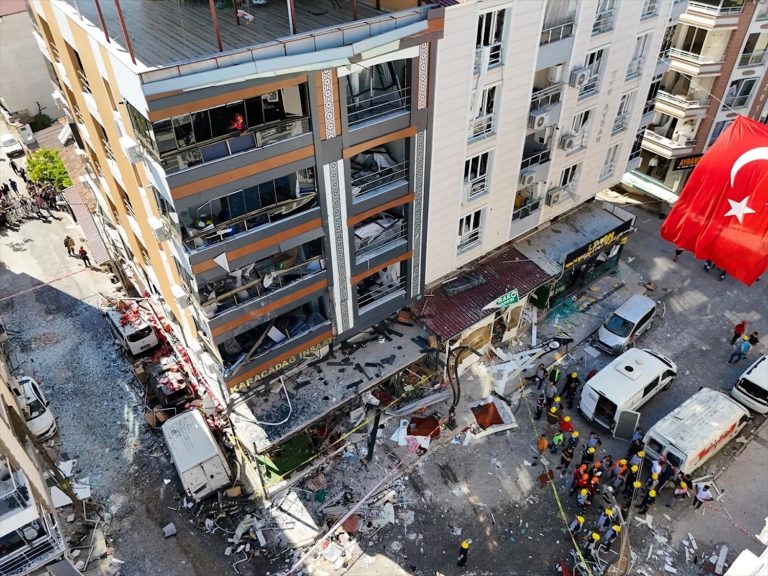 Torbalı’daki patlamada 5 kişi hayatını kaybetti, 63 kişi yaralandı