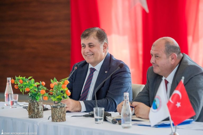 Tugay: Büyükşehir, ilçe belediyeleri uyum içinde görev yapacak