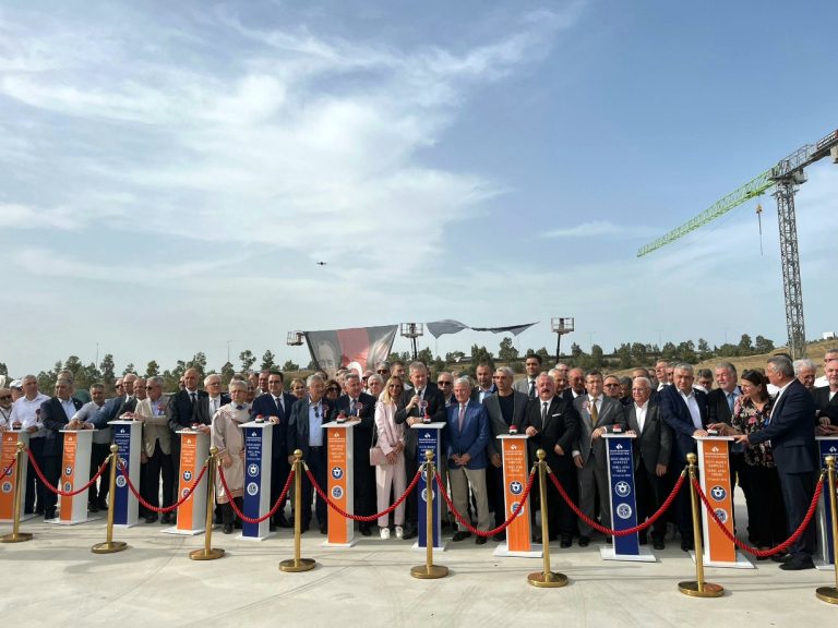 İEÜ Güzelbahçe Kampüsü’nün temeli atıldı