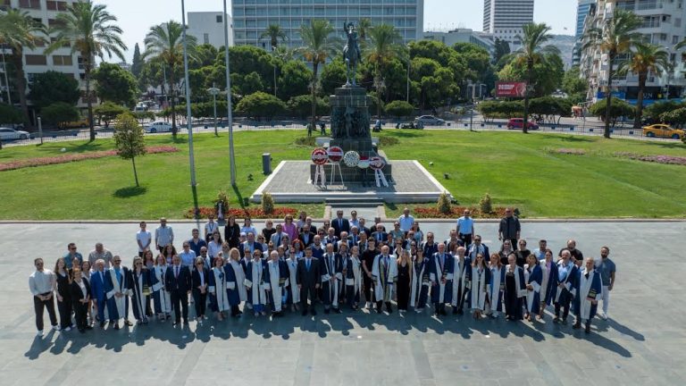 DEÜ 42’nci yaşını kutladı