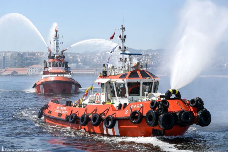 İzmir Körfezi’nde Kabotaj Bayramı coşkusu