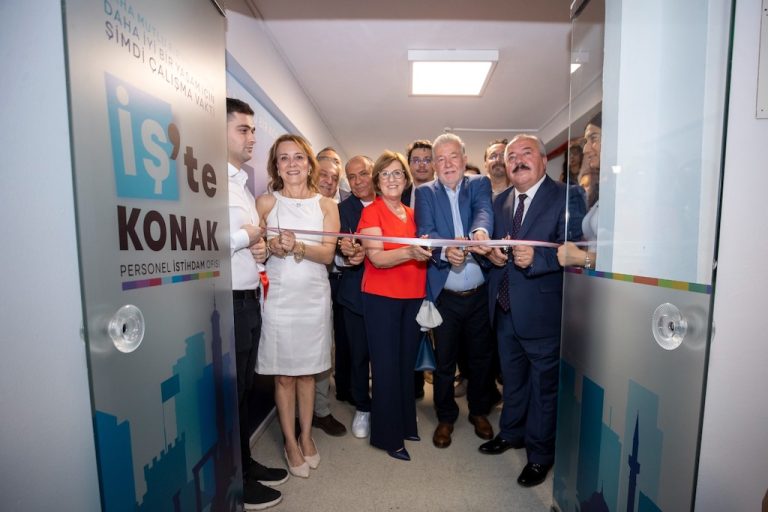 Konak’tan istihdam köprüsü: ‘İş’te Konak’ kapılarını açtı