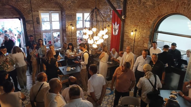Emeklilerin lokali ‘Mutluluk Kahvesi’ açıldı