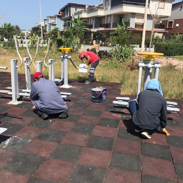 Menderes’in parkları yenileniyor