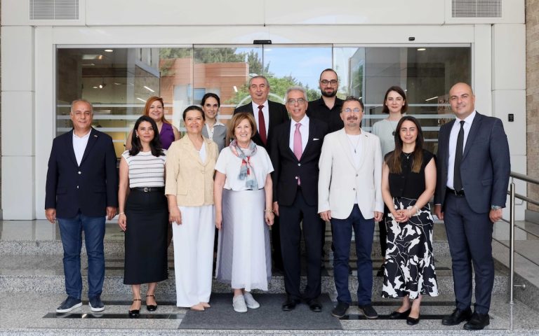 İZSİAD ile Yaşar Üniversitesi’nden ortak kongre