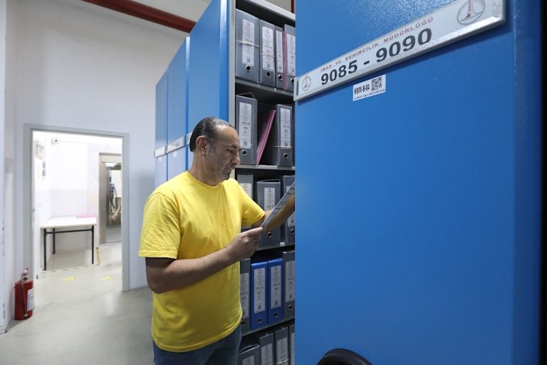 Karşıyaka’da milyonlarca evrak dijital arşive taşındı