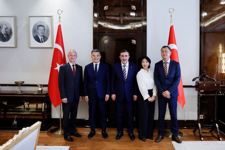 Cumhurbaşkanı Yardımcısı Yılmaz’a teknolojik ziyaret