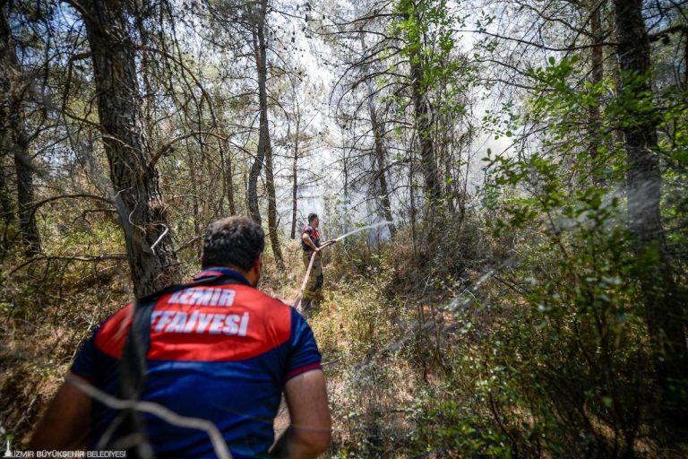 İzmir İtfaiyesi orman yangınlarına karşı nöbette