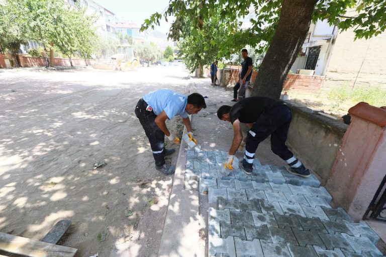 Eşref Arna’da yol yenileme çalışmaları başladı
