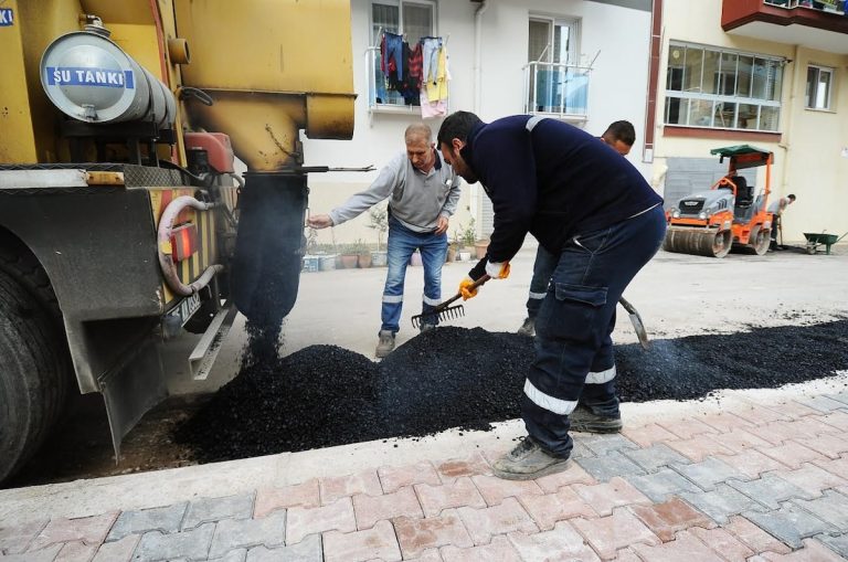 Karşıyaka’nın şantiyesi ihtiyaçlara çözüm üretiyor