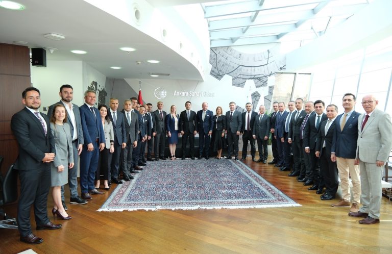“Ekonominin tüm aktörlerine fedakarlık düşüyor”