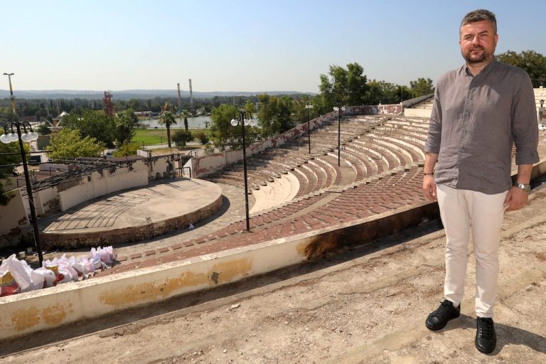 Buca Belediyesi Gölet Amfi Tiyatro’yu yeniliyor