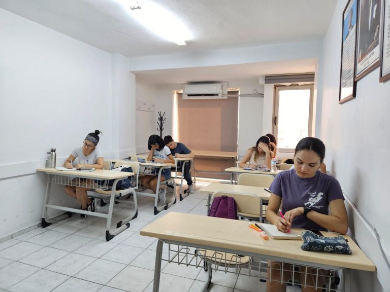 Çiğli’de A2 seviye İngilizce kursu başladı