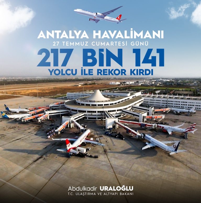 Antalya Havalimanı’nda yolcu ve uçak trafiği rekoru