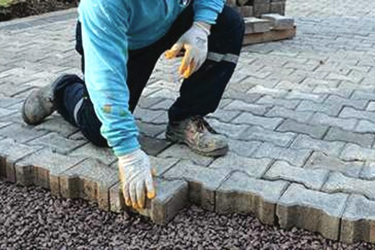Yusufeli Belediyesi parke döşeme işi yaptıracak