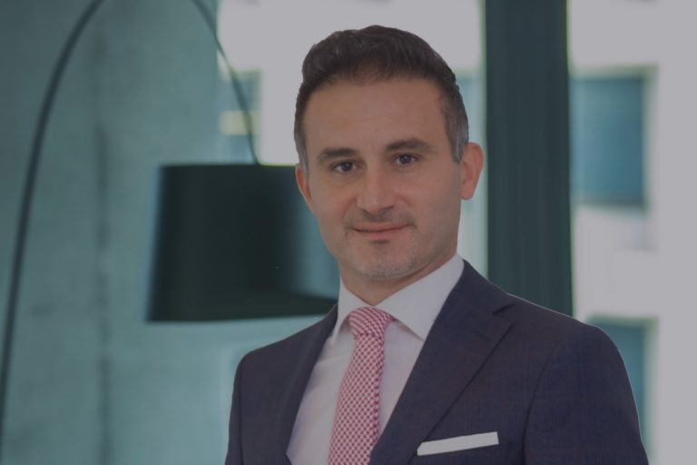 EY: Tüketiciler dijital ve fiziksel deneyim arasında denge arıyor