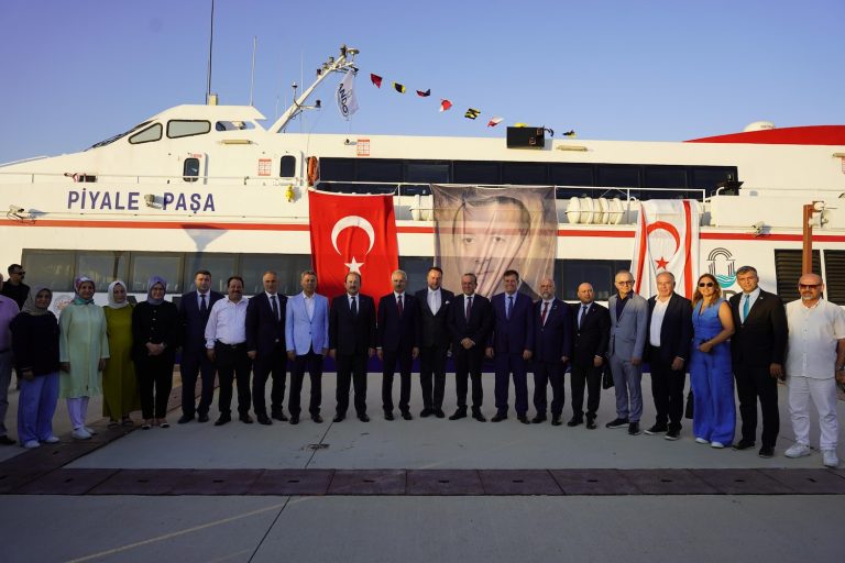 Anamur Feribot ve Deniz Uçağı İskelesi hizmete alındı