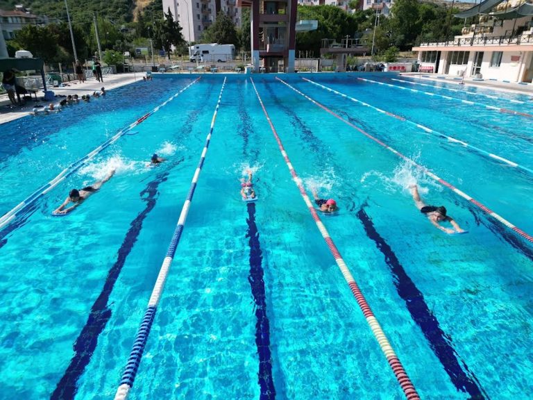 Narlıdere’de yüzme bilmeyen çocuk kalmayacak