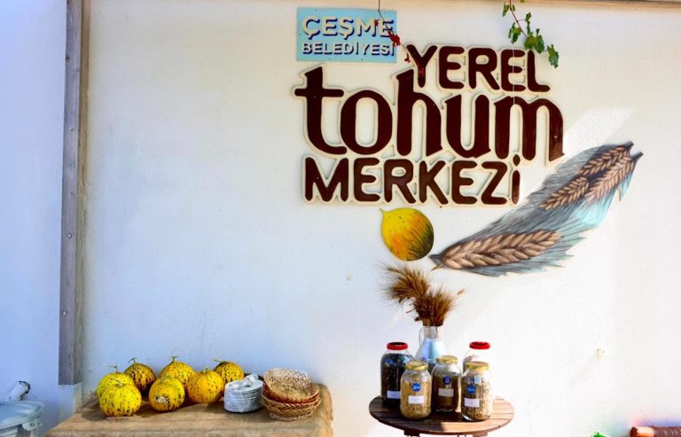 Çeşme’de tohumlar geleceğe emanet ediliyor