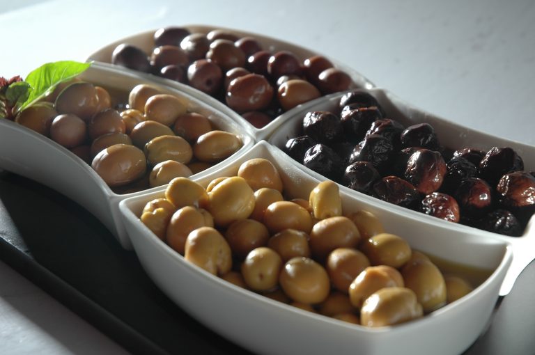 Sofralık zeytin ihracatı 200 milyon dolara koşuyor