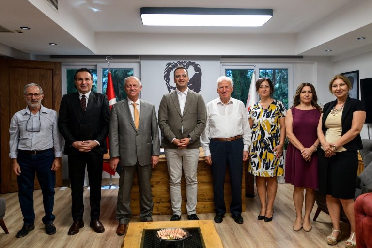 Bornova’da İzmir’in tarihi ve kültürel mirası gündeme alındı