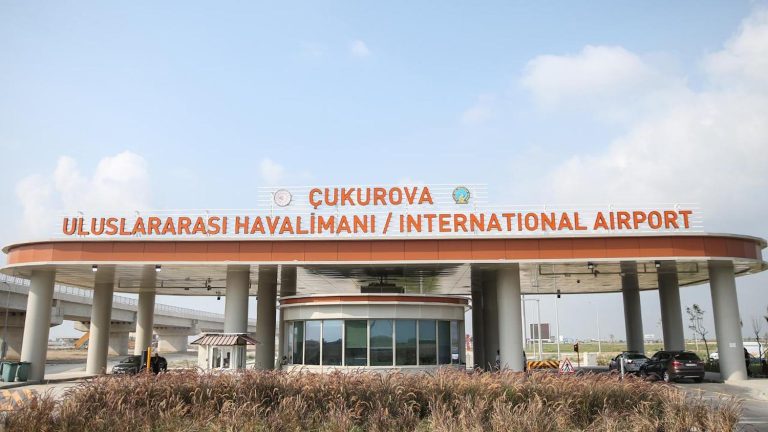 Çukurova Uluslararası Havalimanı’nda 24 saatte 74 uçak trafiği gerçekleşti