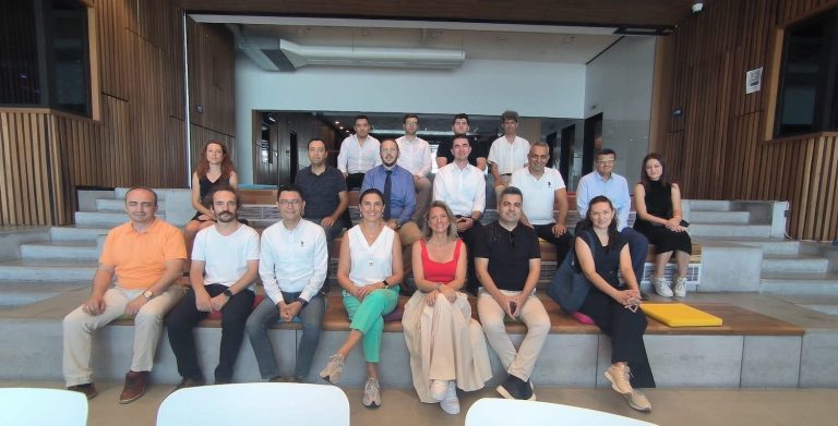 İzQ, Teknopark yöneticileriyle güç birliği için buluştu