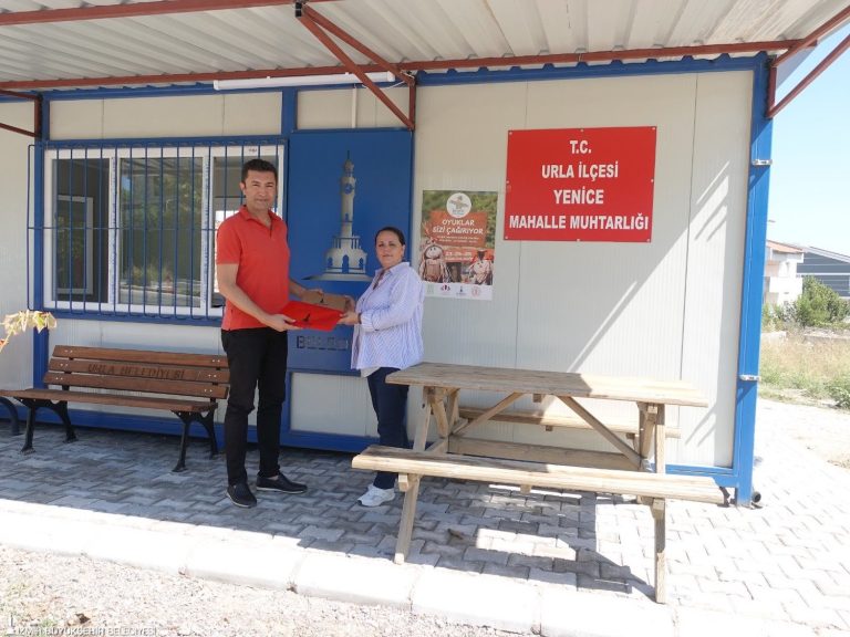 Kadın muhtarlara İzmir Büyükşehir Belediyesi jesti