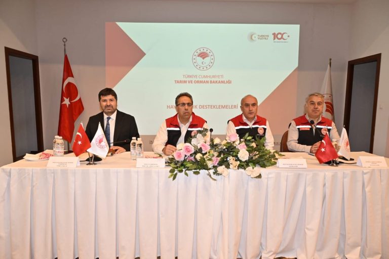 Prof. Dr. Gümen, İzmirli üreticilerle bir araya geldi