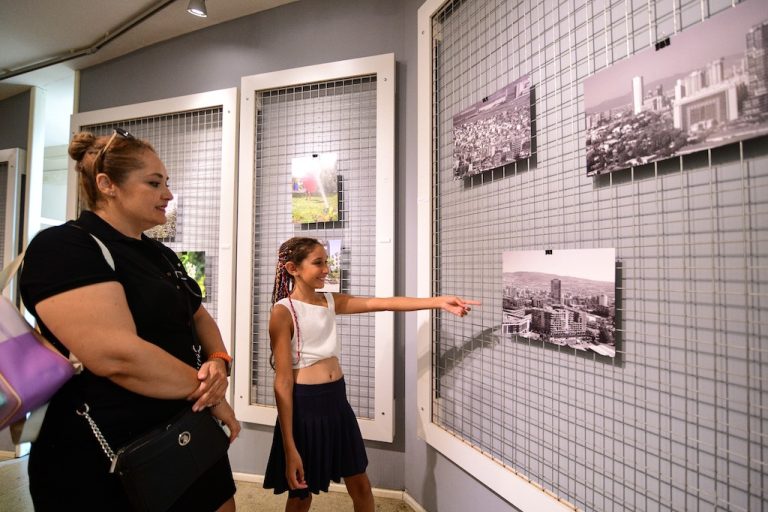 Bornovalı çocuklardan ilham veren fotoğraf sergisi
