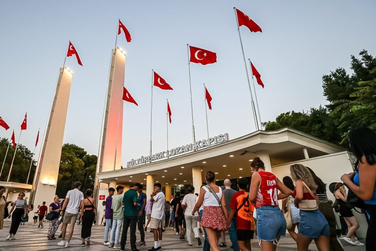 İzmir’de 93. İEF heyecanı 