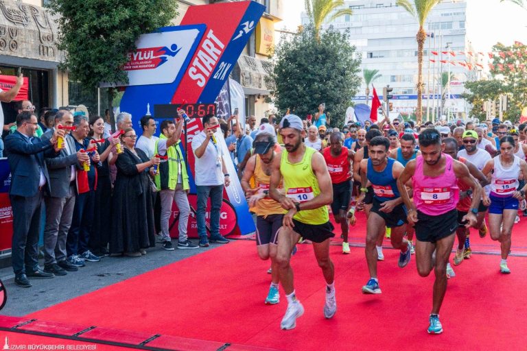 Uluslararası 9 Eylül İzmir Yarı Maratonu’yla kurtuluş coşkusu başladı