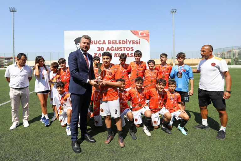 Bucalı gençler Zafer Kupası için mücadele etti