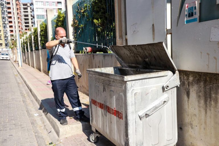 Karşıyaka’da haşere sorununa ‘detaylı ilaçlama’ çözümü
