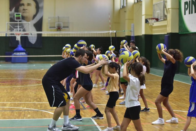Bornova’nın Spor Okulları yeni öğrencilerini bekliyor