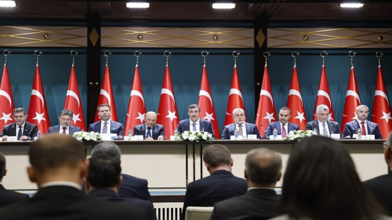 Ekonominin 3 yıllık yol haritasına revizyon