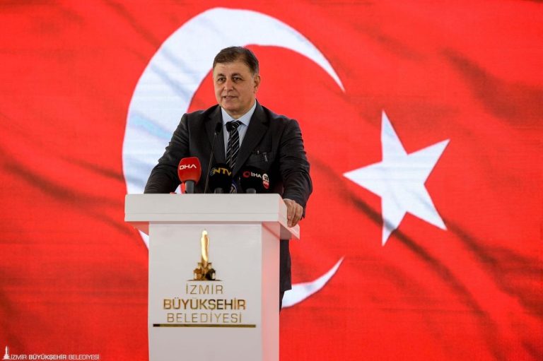 “İzmir’in dağlarında her daim çiçekler açtıracağımıza söz veriyorum”