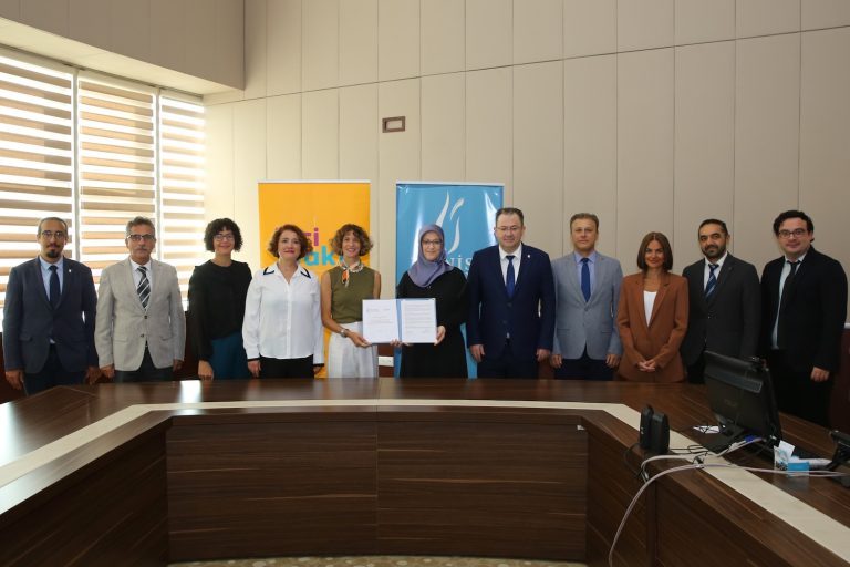 İnci Eğitim Vakfı ile CBÜ’den iş birliği 
