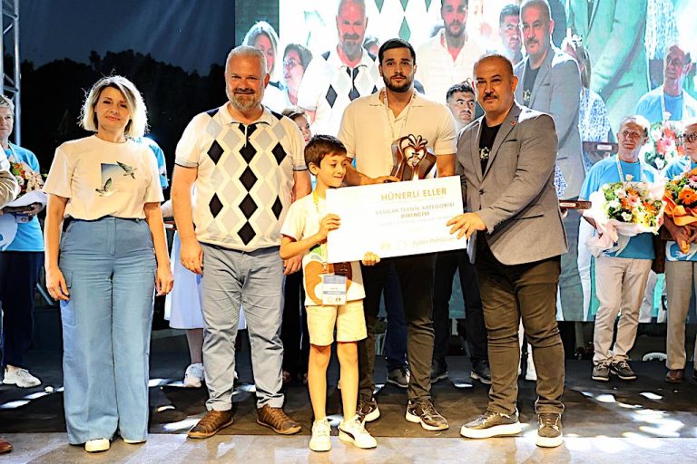 Pehlivan: Bu gurur tüm Menemenli hemşehrilerimin