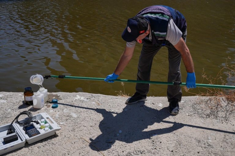 İzmir Körfezi’ndeki kirlilikle ilgili belediyeye 1,8 milyon TL ceza