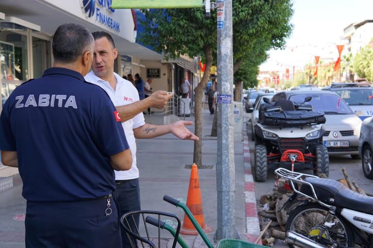 Kemalpaşa’da kaldırımları işgal eden esnafa ceza