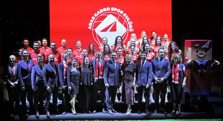 Aras Kargo, İzmir’i voleybolun zirvesine taşıdı