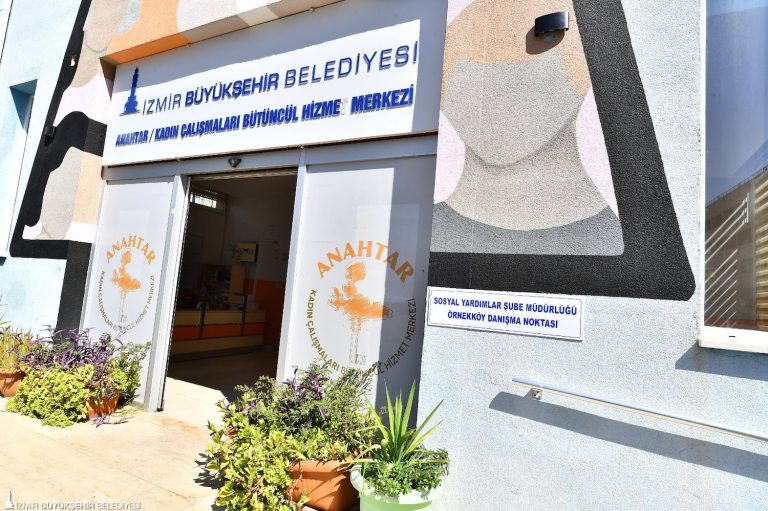İzmir’de dayanışma noktaları büyüyor