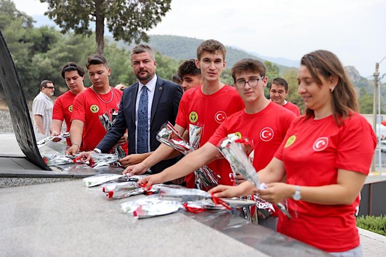 Başkan Duman, Şuhutlu gençlerle Belkahve’de buluştu