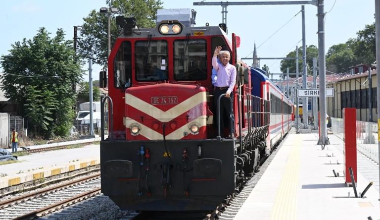 İltisak hatları ile 8 ayda 7,8 milyon yük taşındı