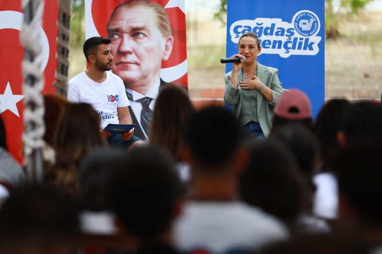 Çağdaş Yaşamın gençleri Pamucak’ta