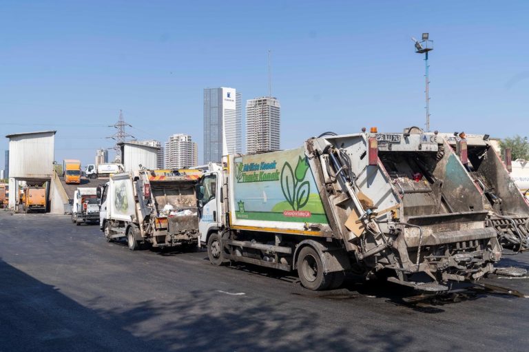 İzmir’de günlük 5 bin ton arasında atık toplanıyor